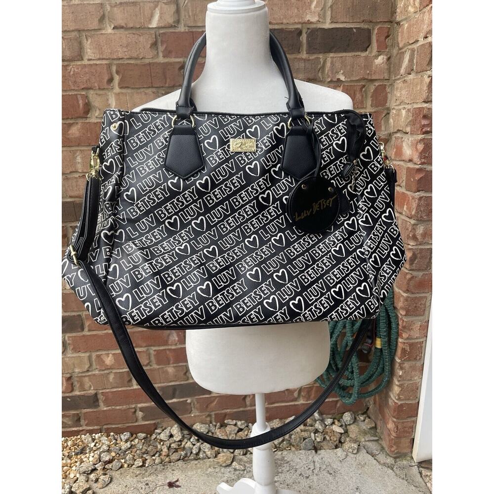 Betsy Johnson LUV BETSY TOTE signature With Dog Keychain